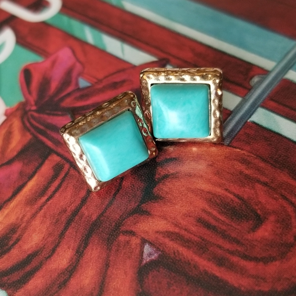 ❗Vintage Terqouise Dainty Square Earrings with Gold Trim❗